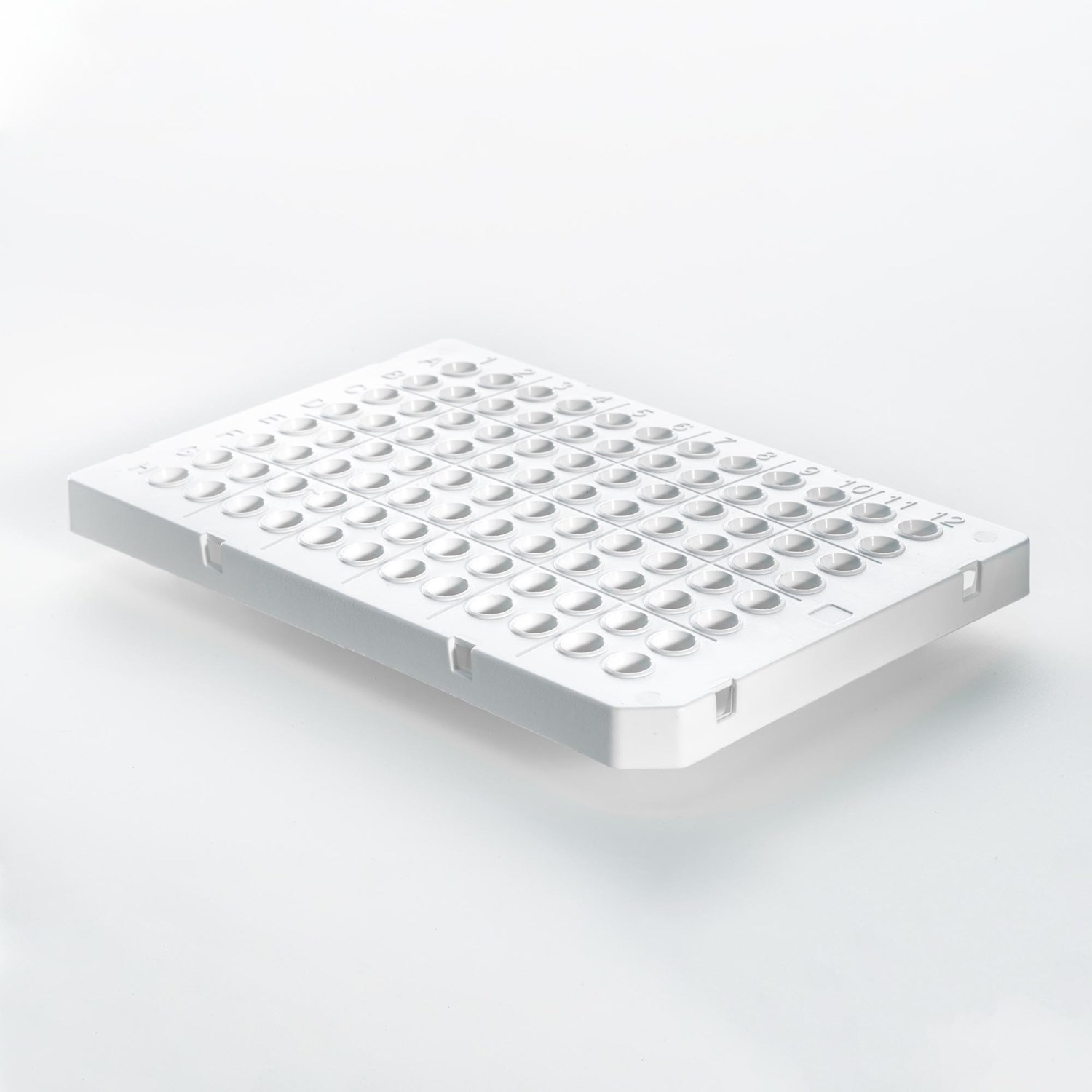 qPCR 96-well plate semi skirted, low profile, white (LC 480 systems)